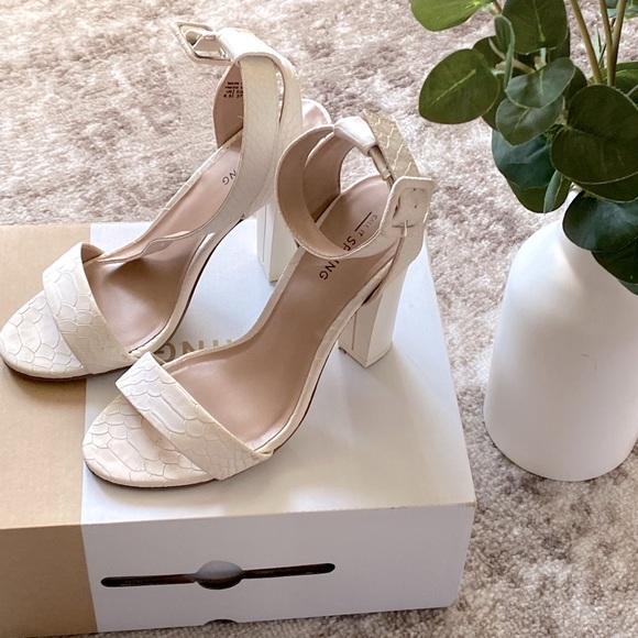 Call it Spring White Snake Print Block Heels - Picture 1 of 5